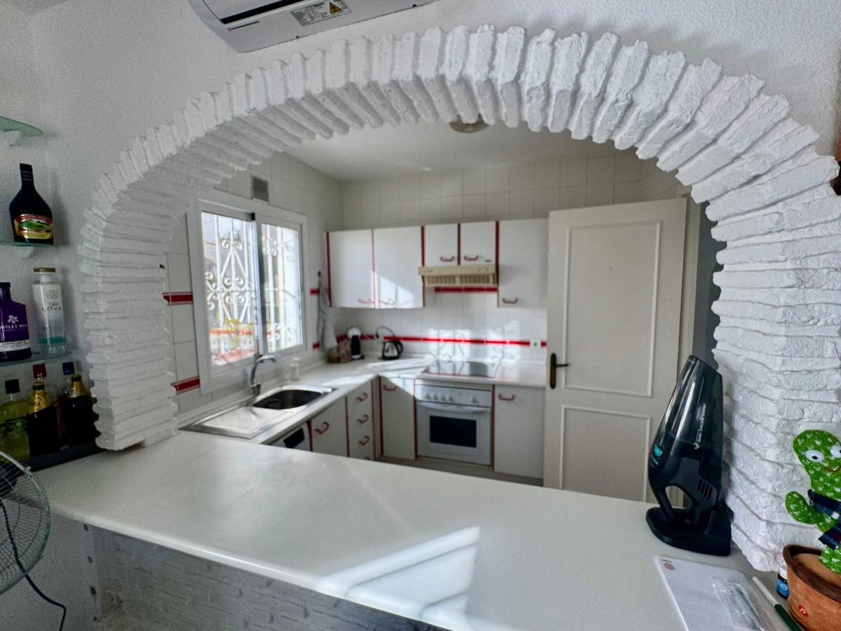 Se vende Apartamento Planta Media de 2 dormitorios en Costa Del Sol, Málaga, España