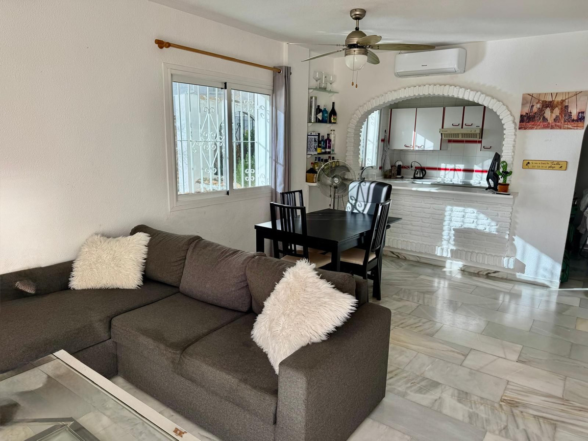Se vende Apartamento Planta Media de 2 dormitorios en Costa Del Sol, Málaga, España