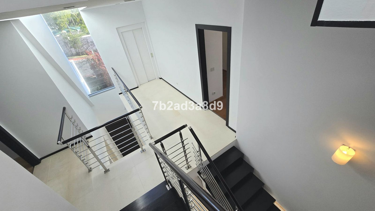 Se vende Pareada de 5 dormitorios en Costa Del Sol, Málaga, España