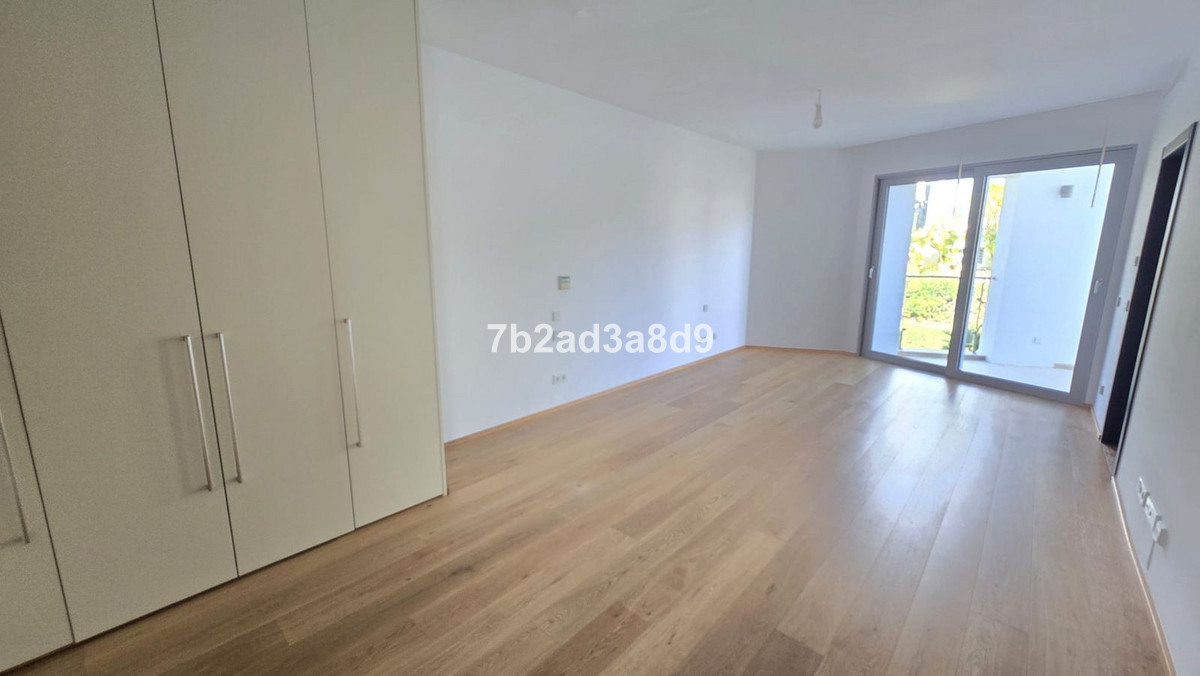 Se vende Pareada de 5 dormitorios en Costa Del Sol, Málaga, España
