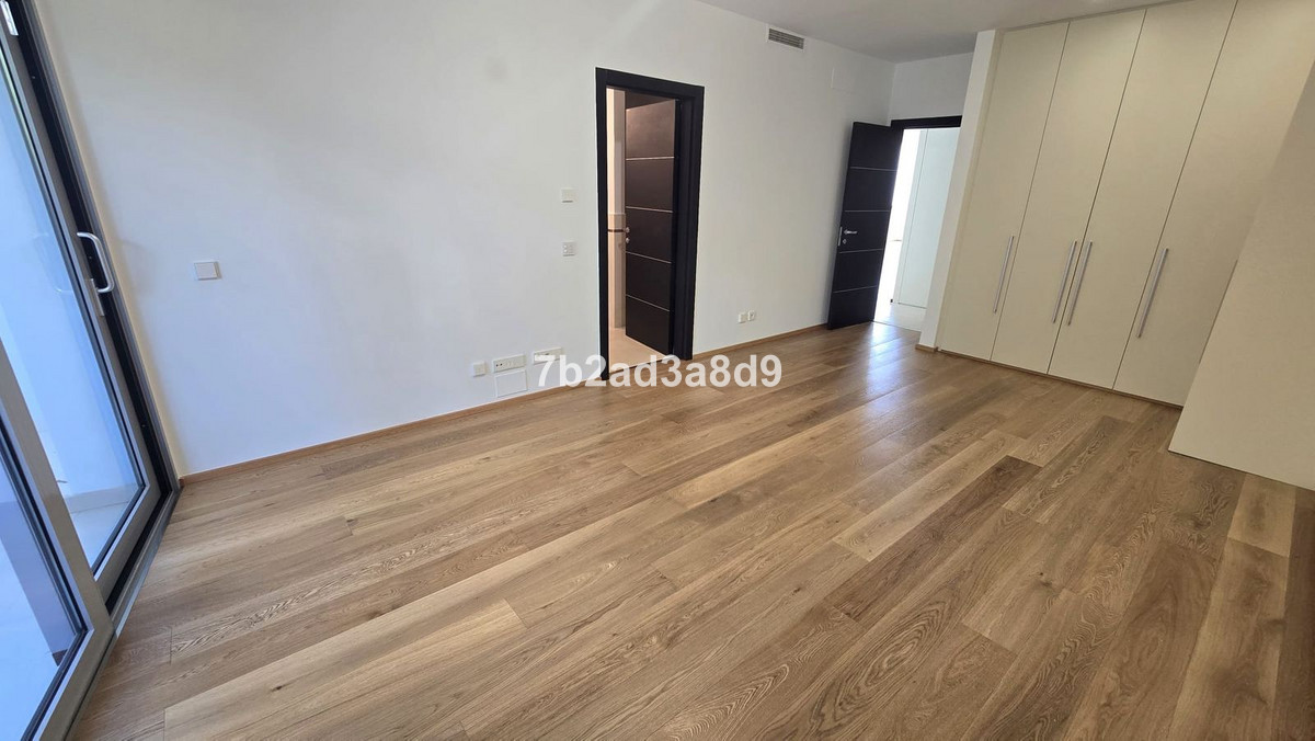 Se vende Pareada de 5 dormitorios en Costa Del Sol, Málaga, España