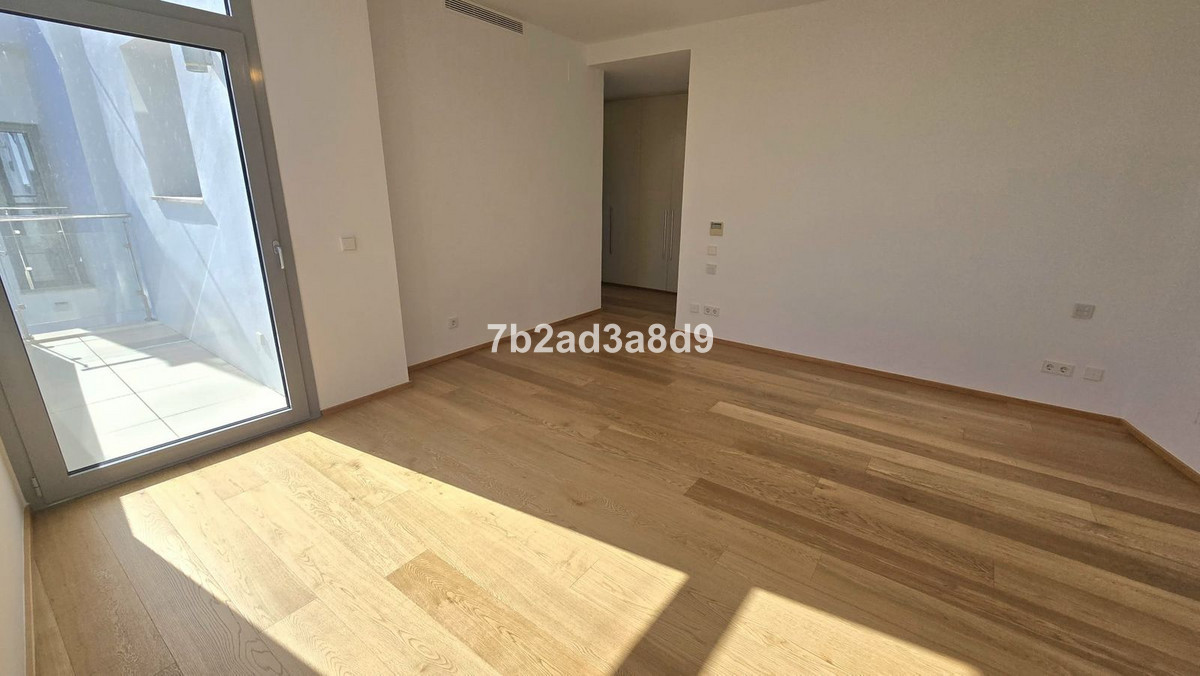 Se vende Pareada de 5 dormitorios en Costa Del Sol, Málaga, España