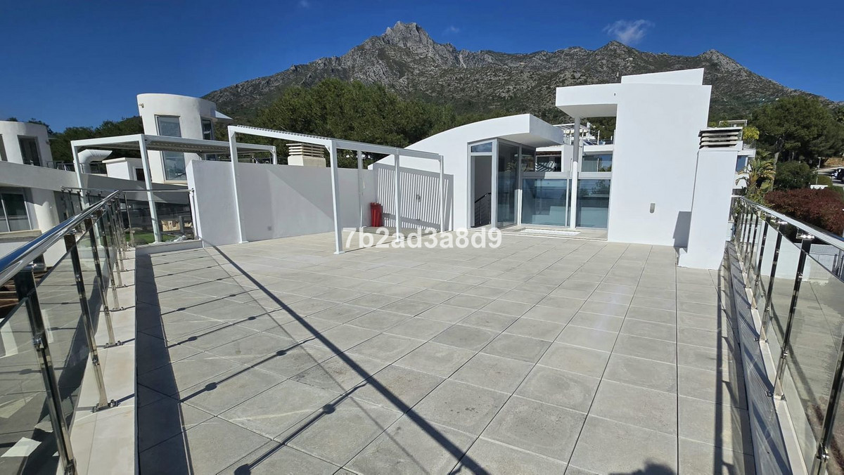Se vende Pareada de 5 dormitorios en Costa Del Sol, Málaga, España