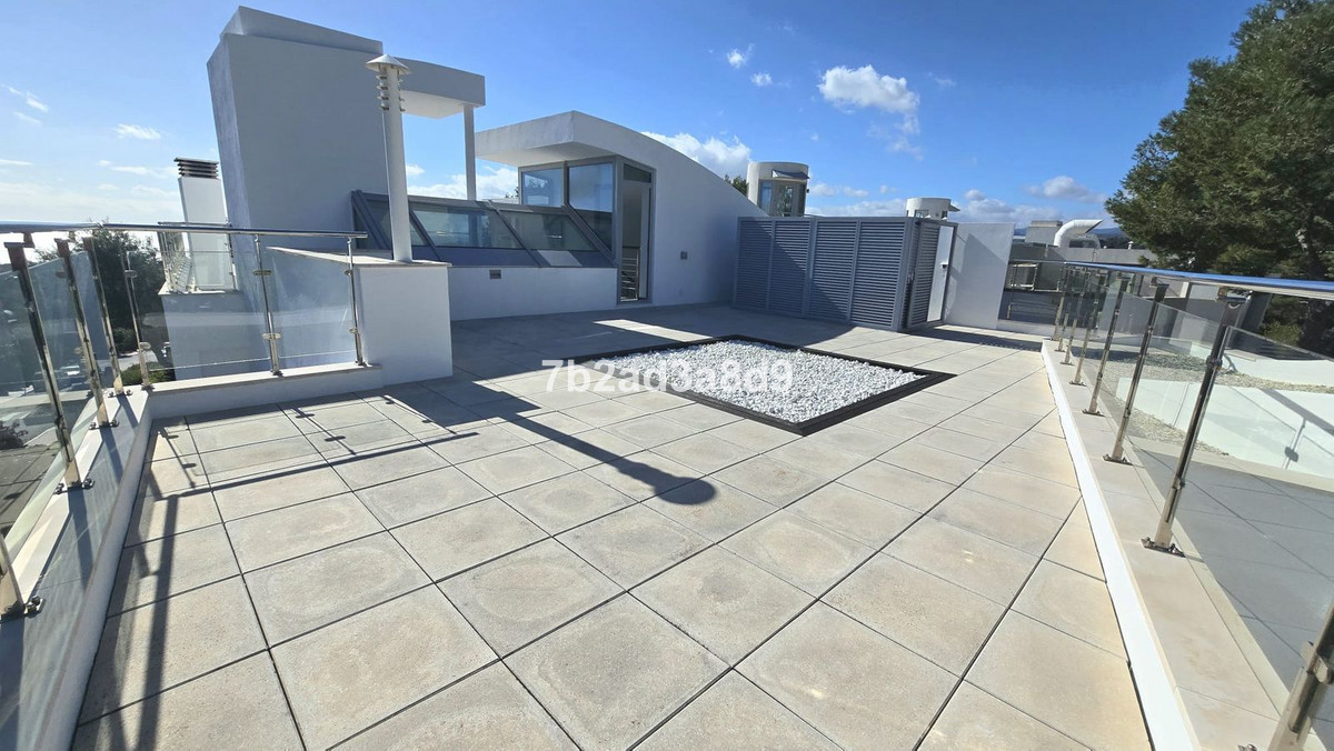 Se vende Pareada de 5 dormitorios en Costa Del Sol, Málaga, España