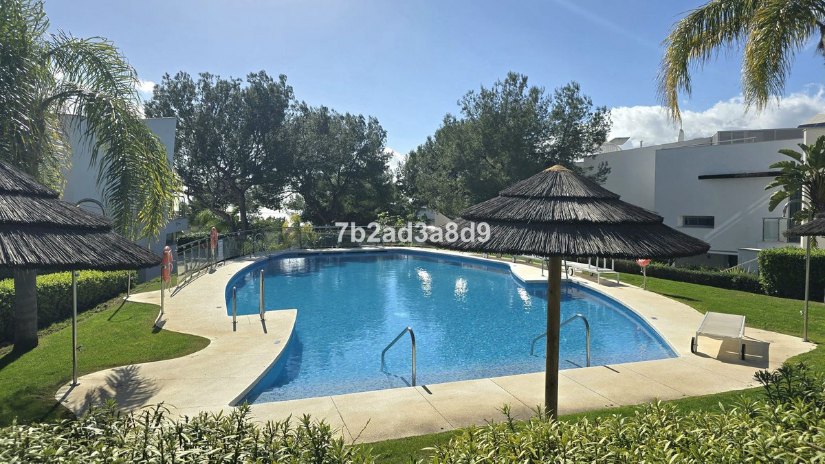 Se vende Pareada de 5 dormitorios en Costa Del Sol, Málaga, España