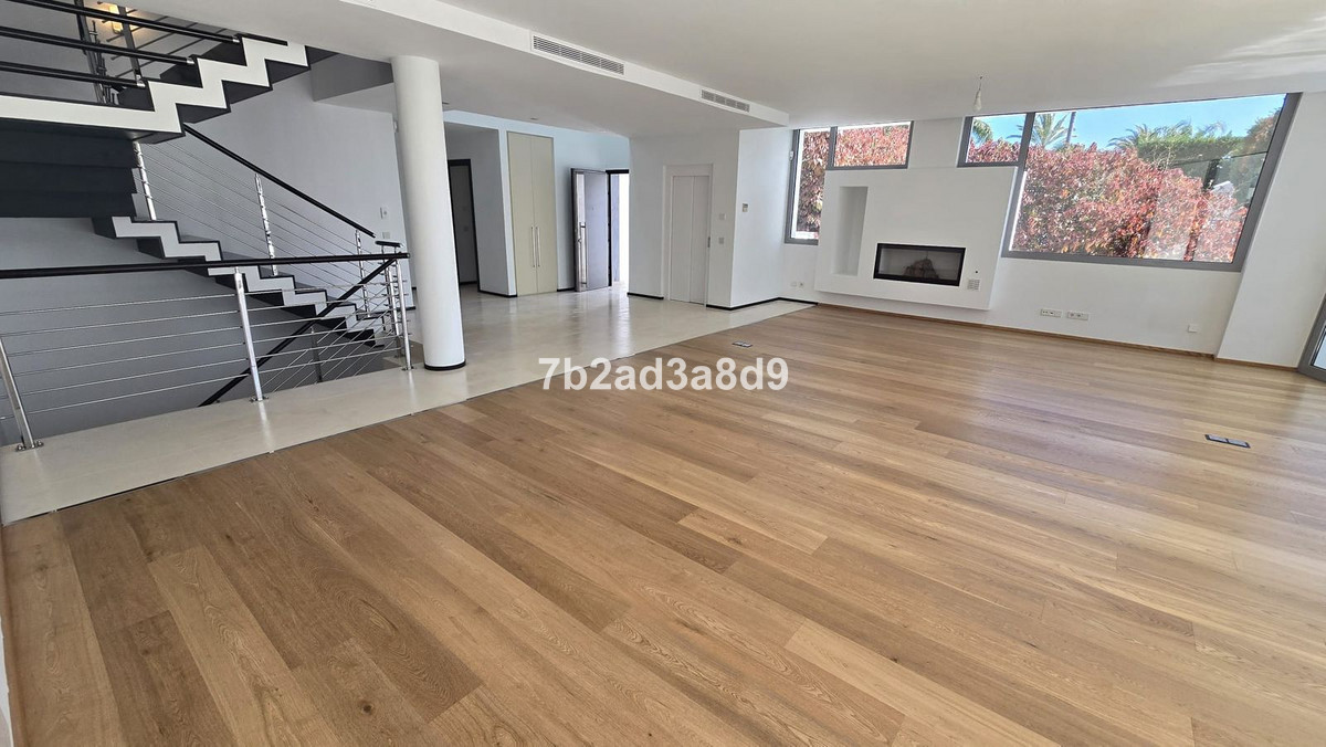 Se vende Pareada de 5 dormitorios en Costa Del Sol, Málaga, España