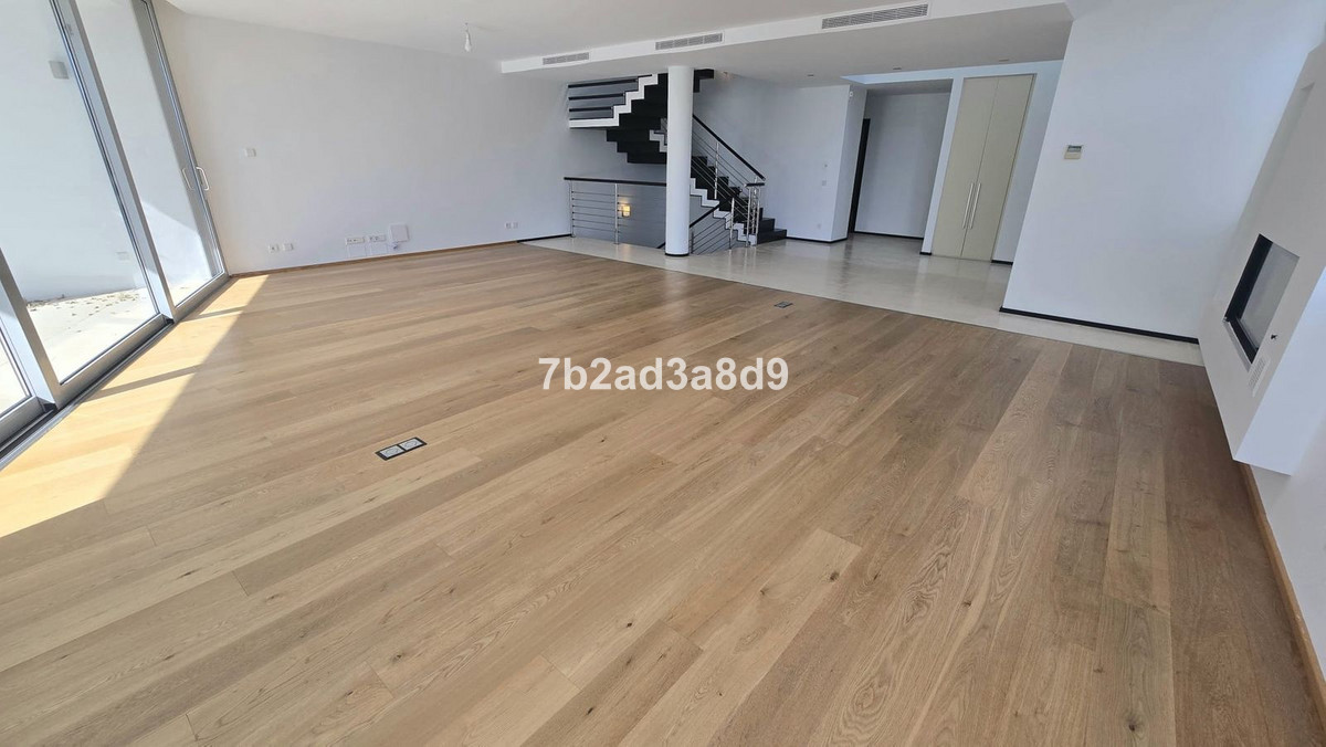 Se vende Pareada de 5 dormitorios en Costa Del Sol, Málaga, España