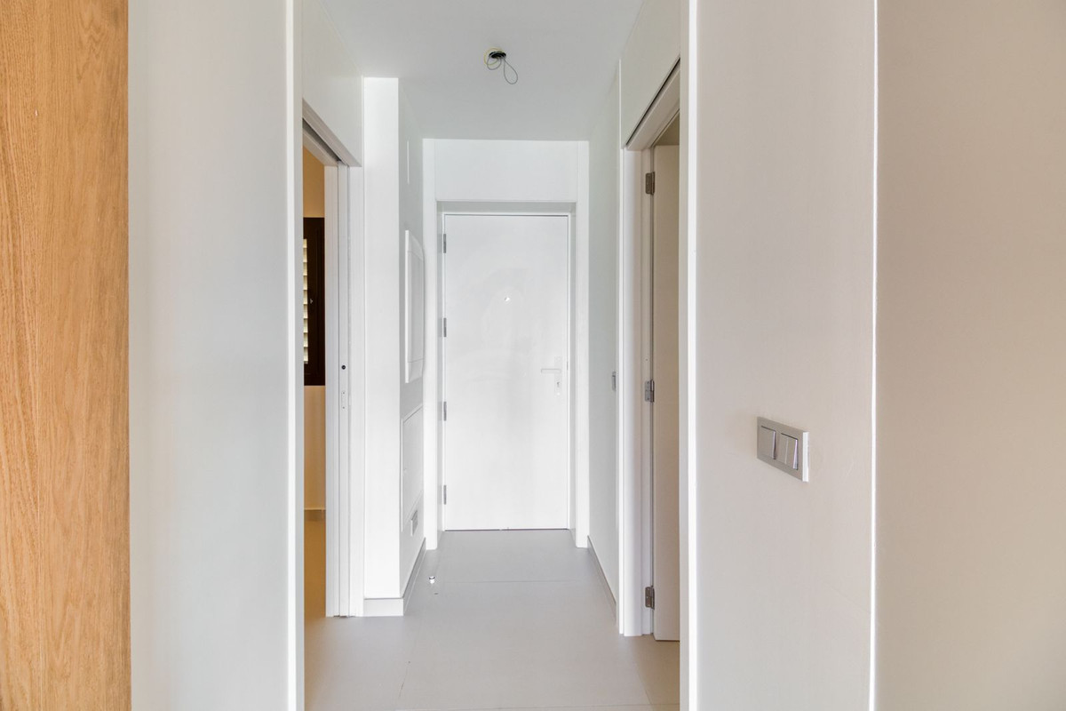 2 Bed Apartment for sale in Fuengirola Costa Del Sol, Málaga, Spain