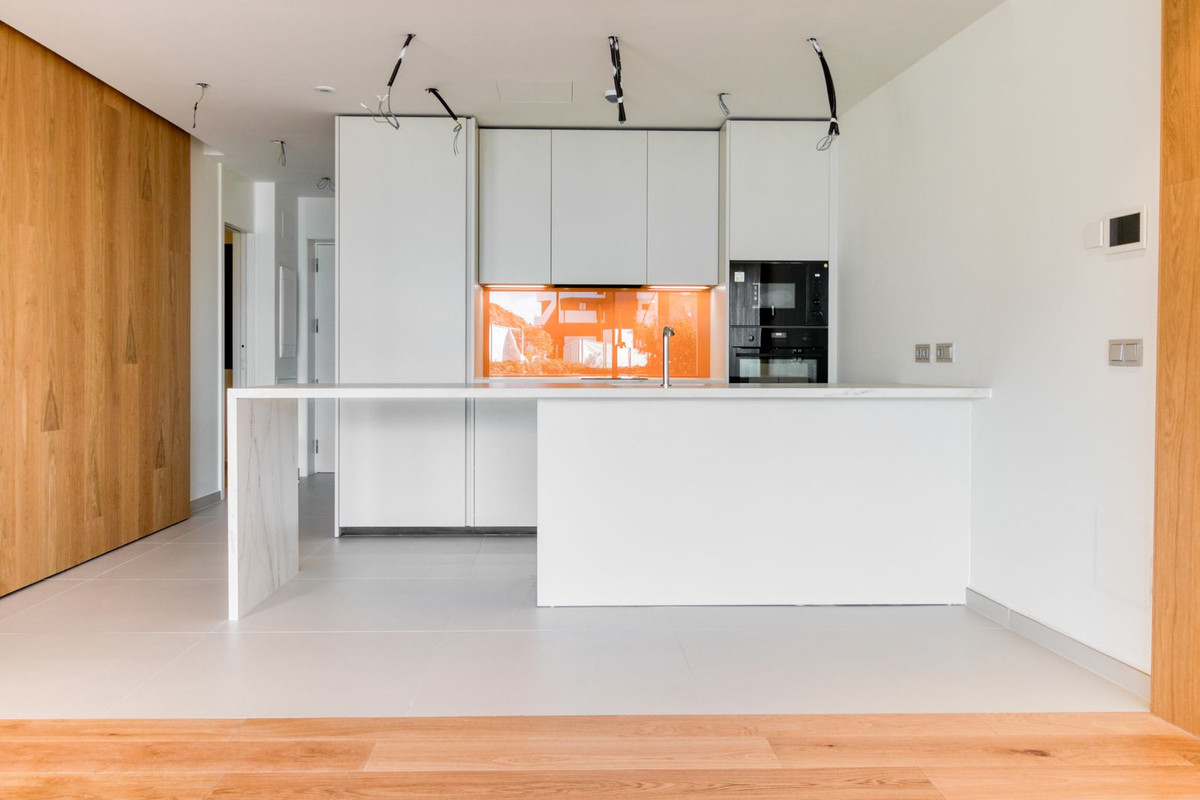 2 Bed Apartment for sale in Fuengirola Costa Del Sol, Málaga, Spain