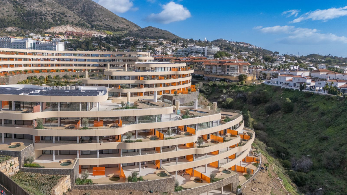 2 Bed Apartment for sale in Fuengirola Costa Del Sol, Málaga, Spain