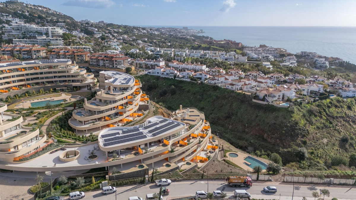 2 Bed Apartment for sale in Fuengirola Costa Del Sol, Málaga, Spain