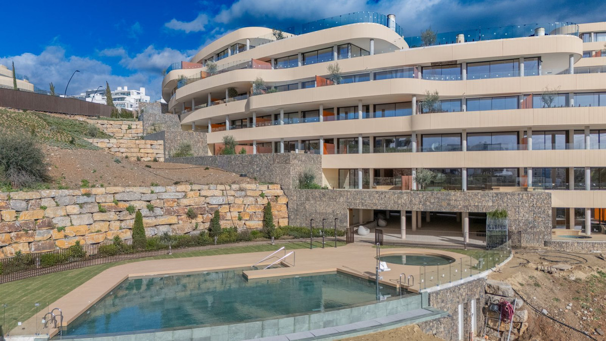 2 Bed Apartment for sale in Fuengirola Costa Del Sol, Málaga, Spain