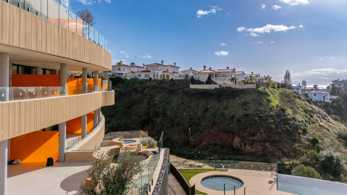 2 Bed Apartment for sale in Fuengirola Costa Del Sol, Málaga, Spain