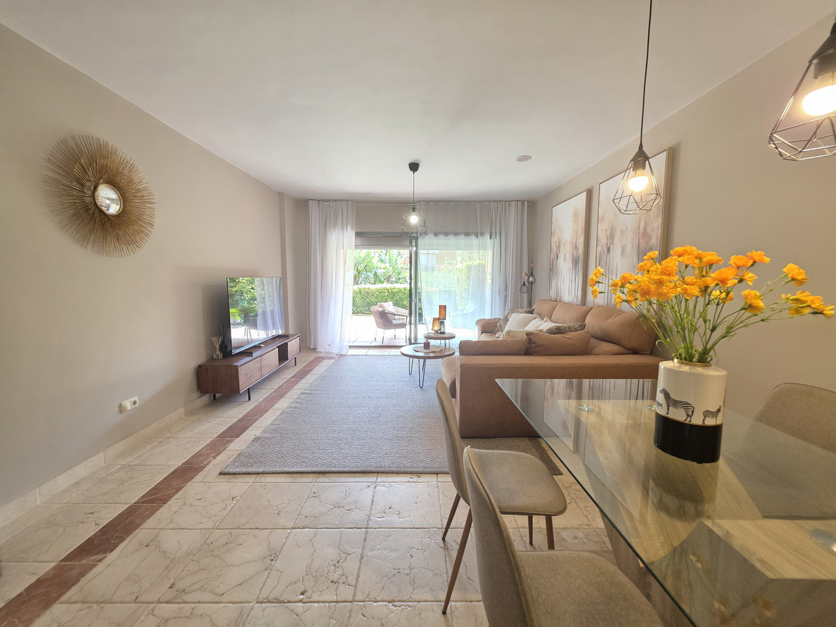 3 Bed Apartment for sale in Estepona Costa Del Sol, Málaga, Spain