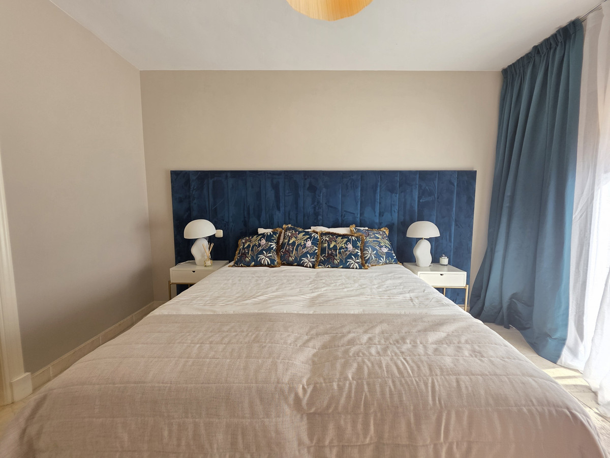 3 Bed Apartment for sale in Estepona Costa Del Sol, Málaga, Spain