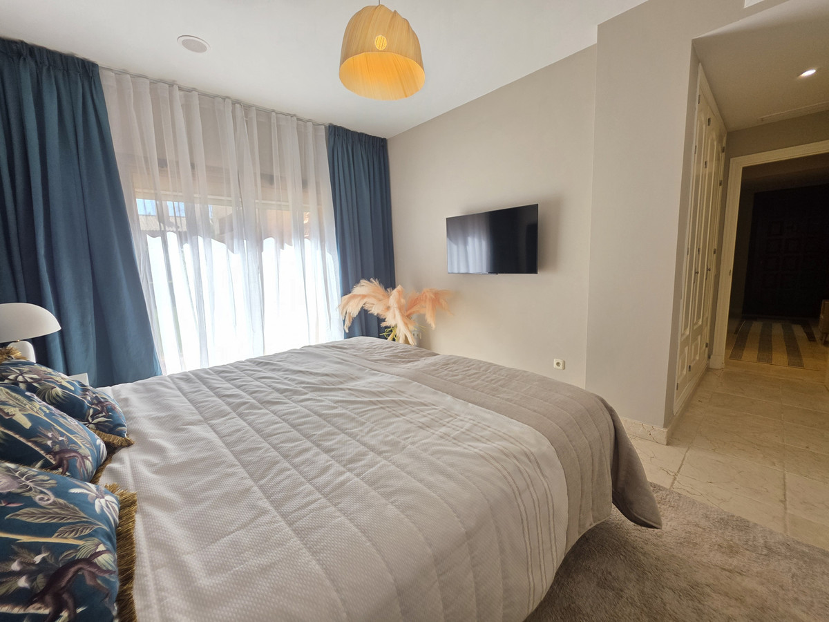 3 Bed Apartment for sale in Estepona Costa Del Sol, Málaga, Spain