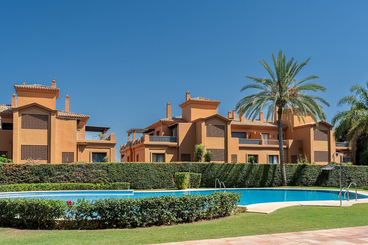 3 Bed Apartment for sale in Estepona Costa Del Sol, Málaga, Spain