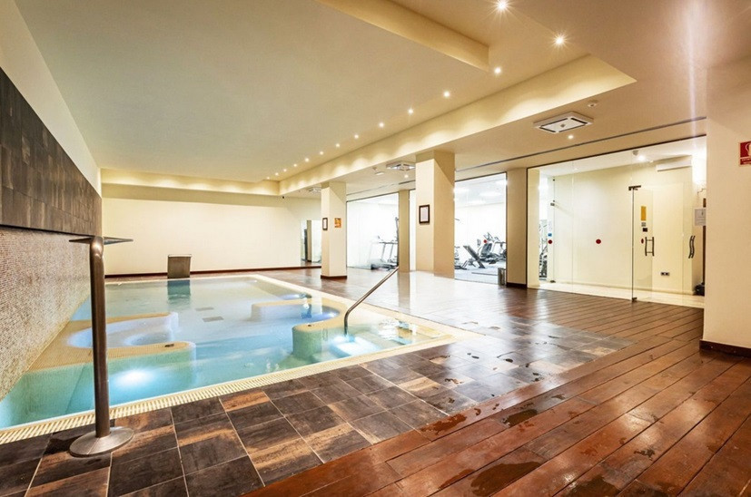 3 Bed Apartment for sale in Estepona Costa Del Sol, Málaga, Spain