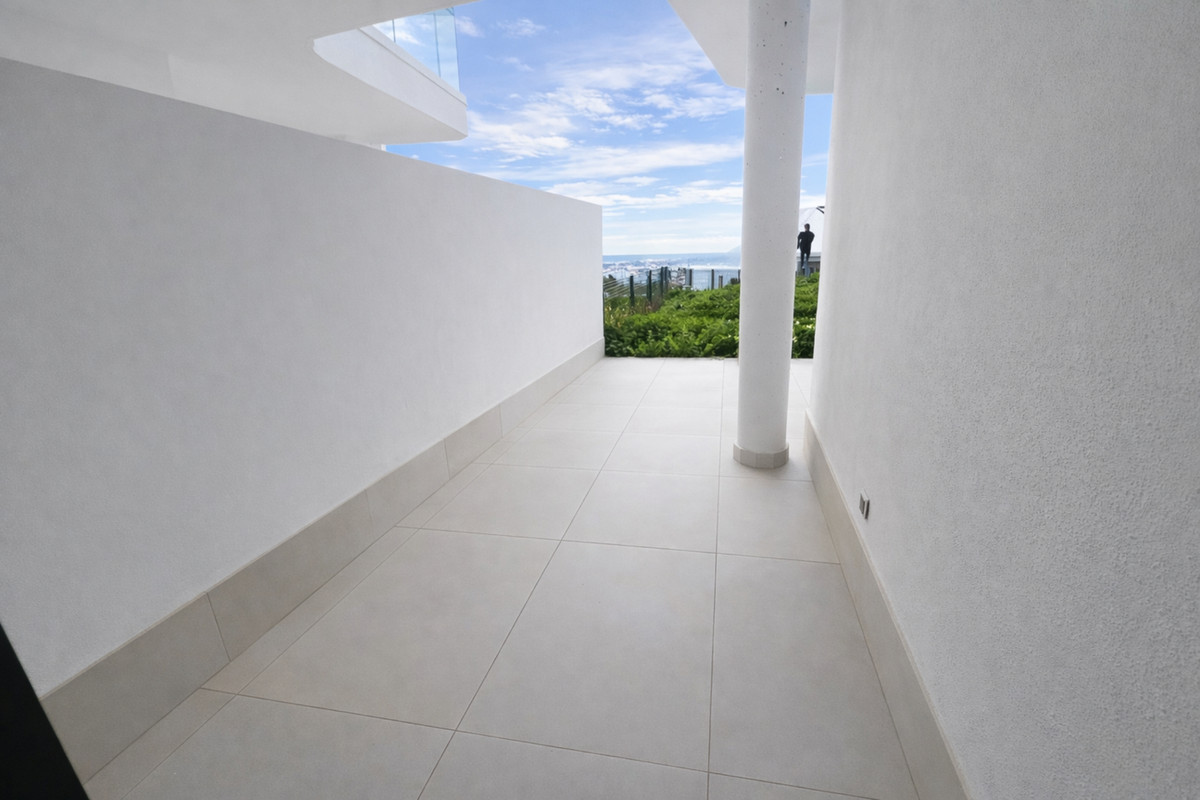 3 Bed Apartment for sale in Fuengirola Costa Del Sol, Málaga, Spain