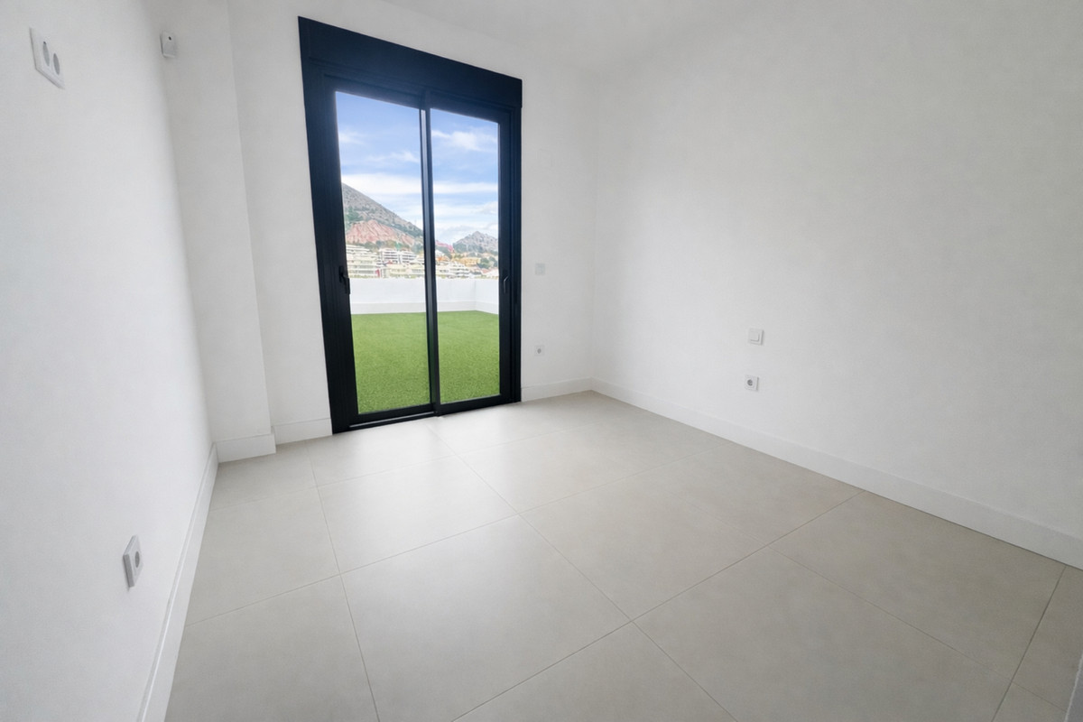 3 Bed Apartment for sale in Fuengirola Costa Del Sol, Málaga, Spain