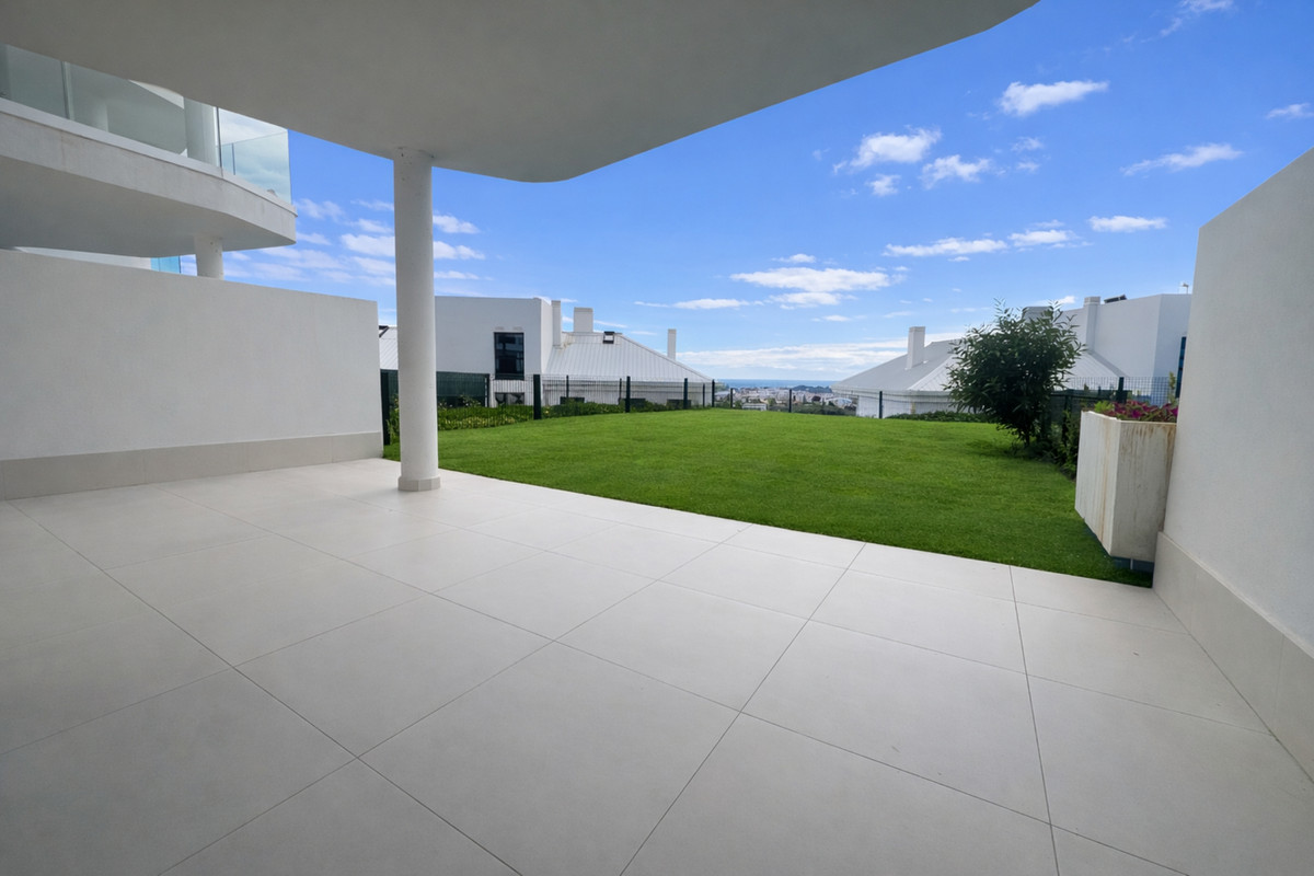 3 Bed Apartment for sale in Fuengirola Costa Del Sol, Málaga, Spain