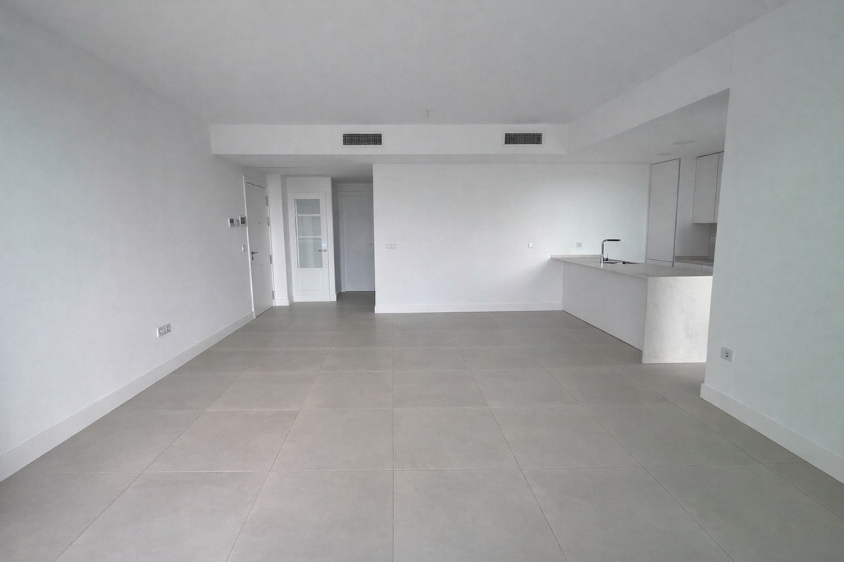 3 Bed Apartment for sale in Fuengirola Costa Del Sol, Málaga, Spain