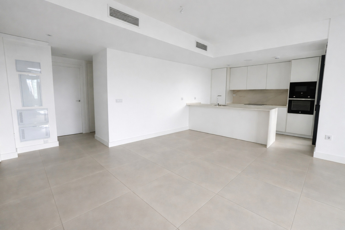 3 Bed Apartment for sale in Fuengirola Costa Del Sol, Málaga, Spain