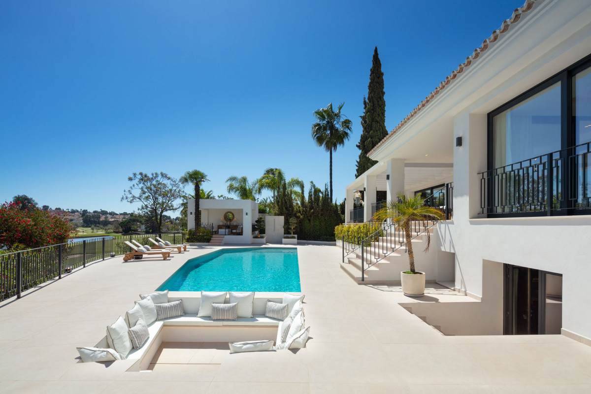 Se vende Villa - Chalet de 5 dormitorios en Costa Del Sol, Málaga, España