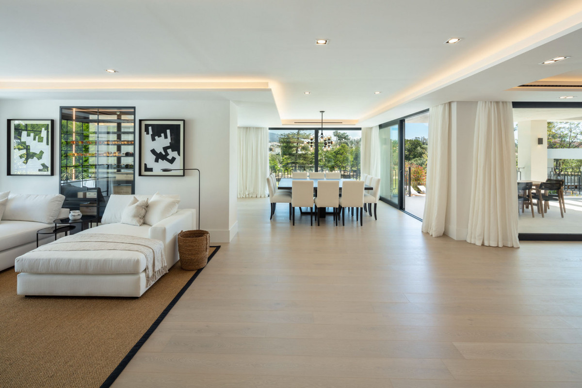 Se vende Villa - Chalet de 5 dormitorios en Costa Del Sol, Málaga, España