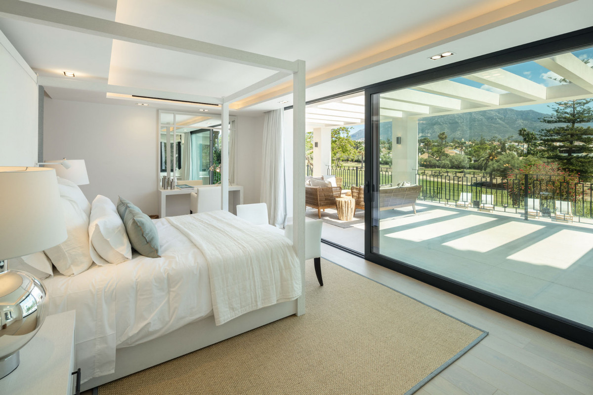 Se vende Villa - Chalet de 5 dormitorios en Costa Del Sol, Málaga, España