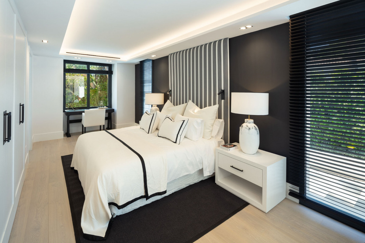 Se vende Villa - Chalet de 5 dormitorios en Costa Del Sol, Málaga, España