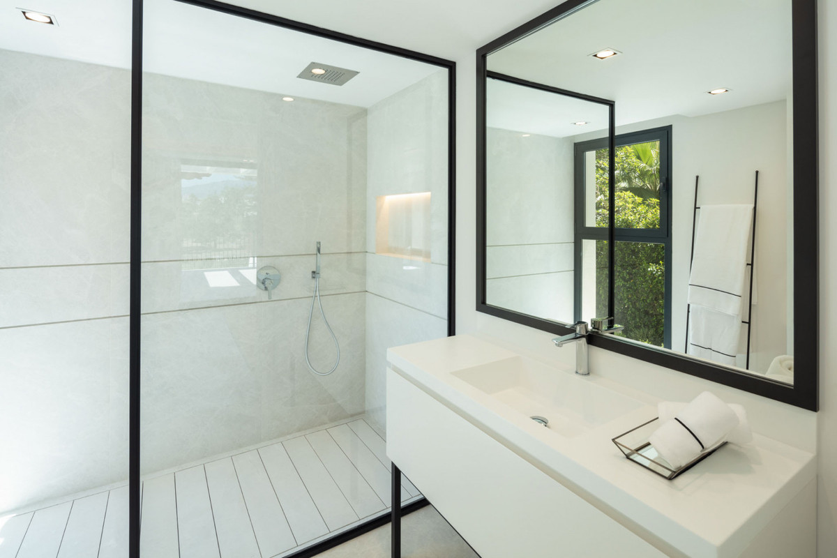 Se vende Villa - Chalet de 5 dormitorios en Costa Del Sol, Málaga, España