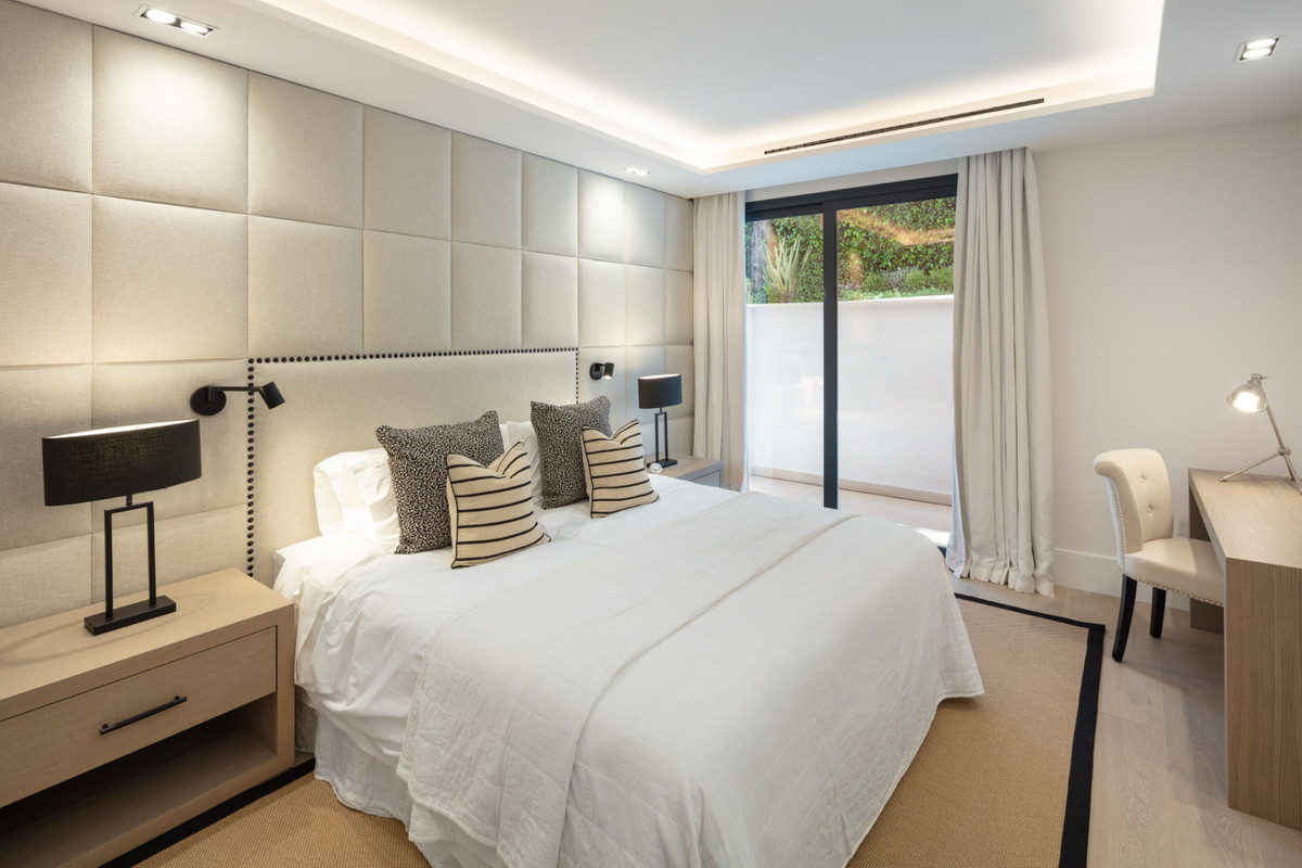 Se vende Villa - Chalet de 5 dormitorios en Costa Del Sol, Málaga, España