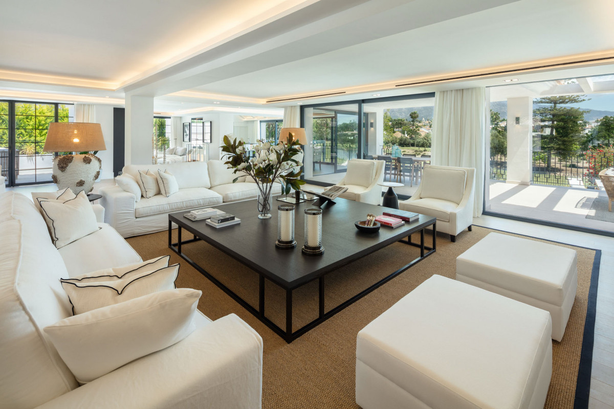 Se vende Villa - Chalet de 5 dormitorios en Costa Del Sol, Málaga, España