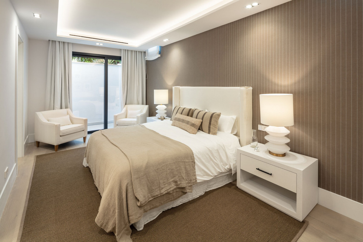 Se vende Villa - Chalet de 5 dormitorios en Costa Del Sol, Málaga, España