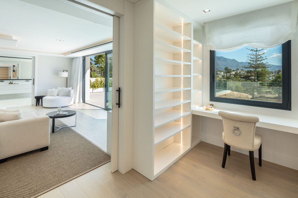 Se vende Villa - Chalet de 5 dormitorios en Costa Del Sol, Málaga, España