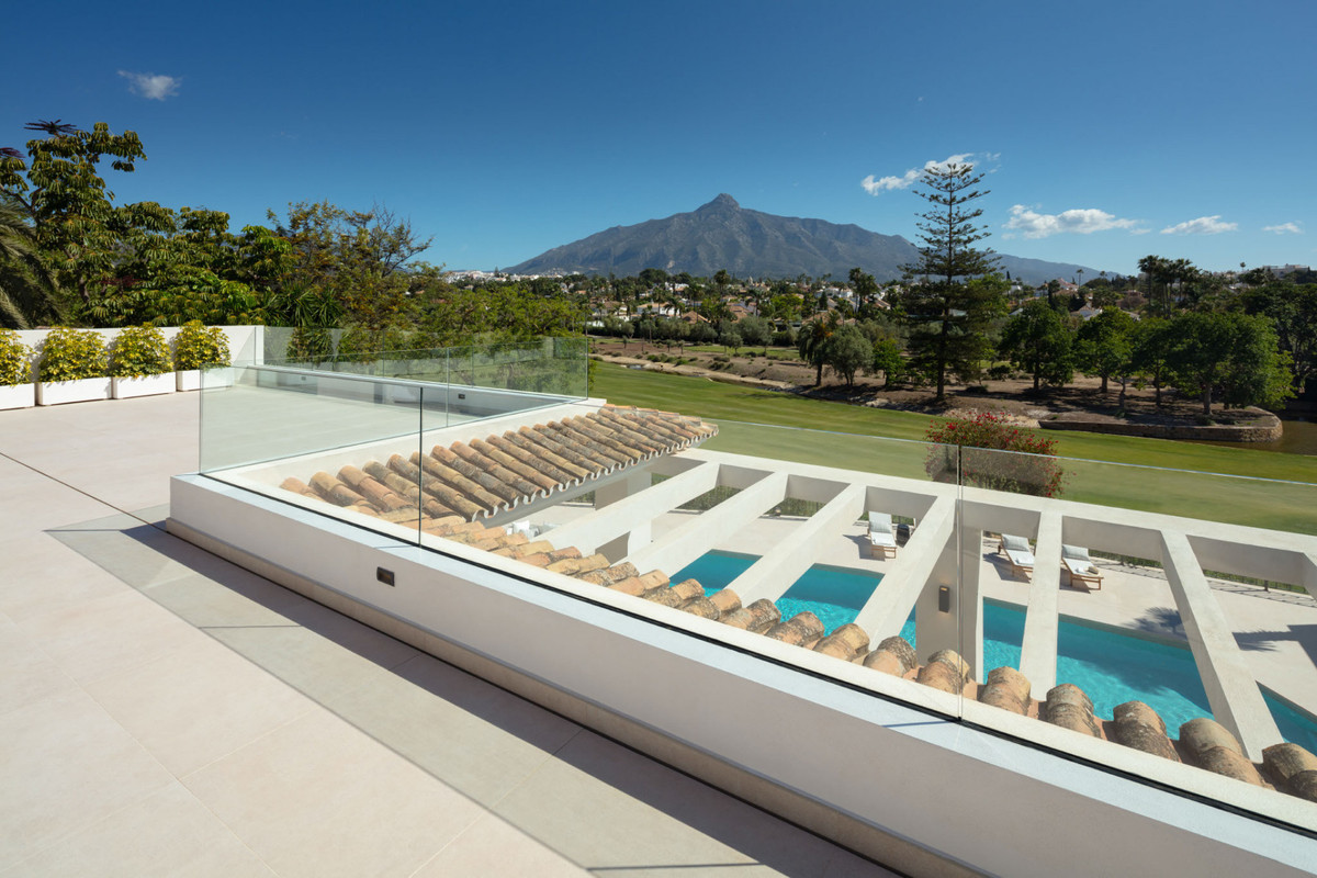 Se vende Villa - Chalet de 5 dormitorios en Costa Del Sol, Málaga, España