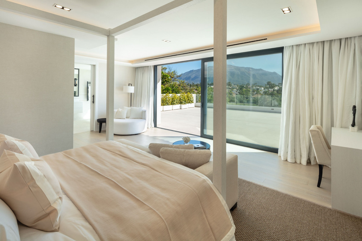 Se vende Villa - Chalet de 5 dormitorios en Costa Del Sol, Málaga, España
