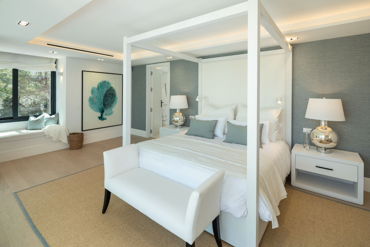 Se vende Villa - Chalet de 5 dormitorios en Costa Del Sol, Málaga, España