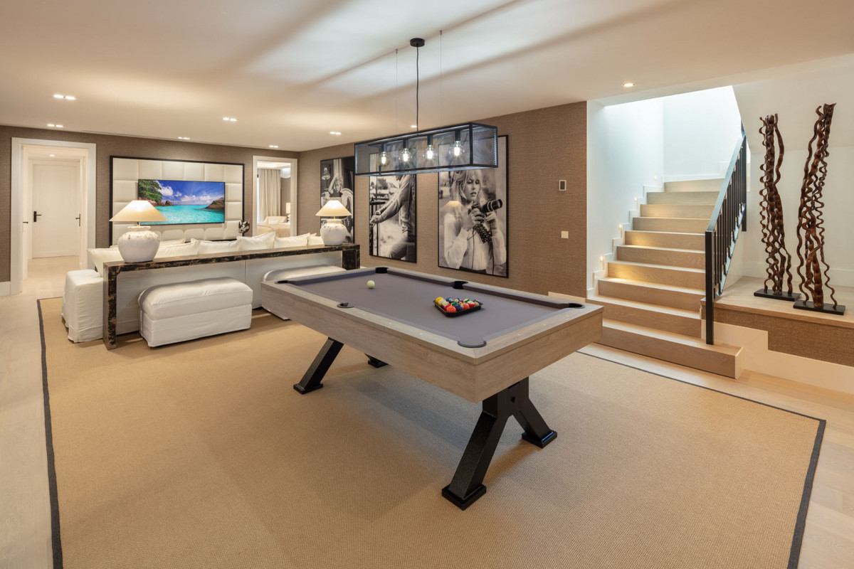 Se vende Villa - Chalet de 5 dormitorios en Costa Del Sol, Málaga, España