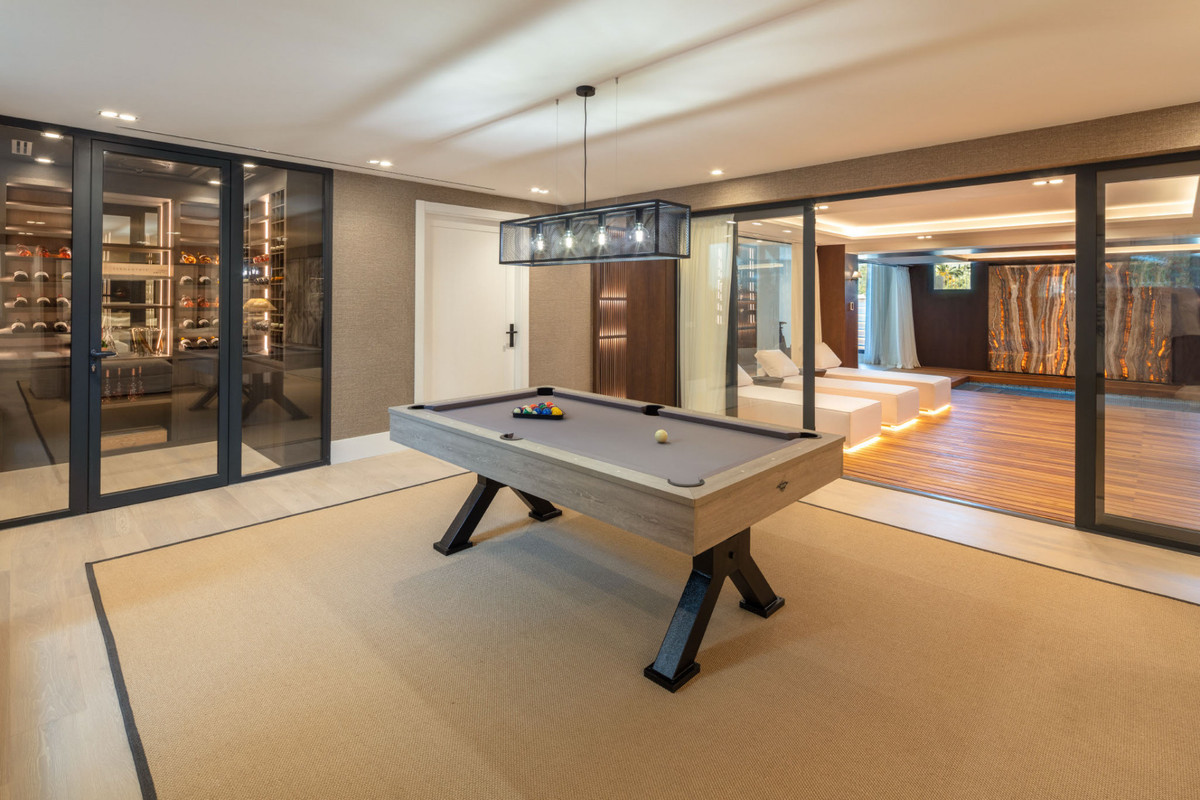 Se vende Villa - Chalet de 5 dormitorios en Costa Del Sol, Málaga, España