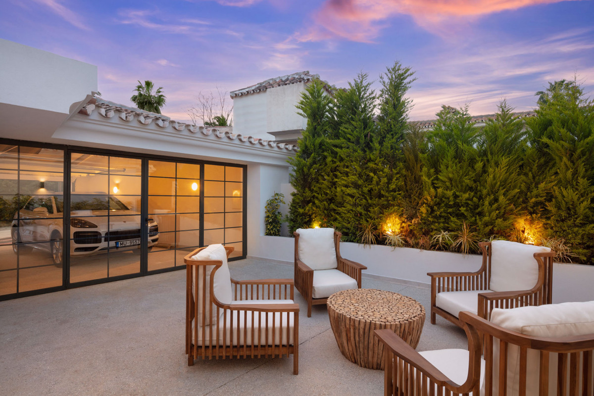 Se vende Villa - Chalet de 5 dormitorios en Costa Del Sol, Málaga, España