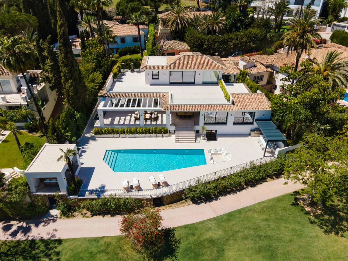 Se vende Villa - Chalet de 5 dormitorios en Costa Del Sol, Málaga, España