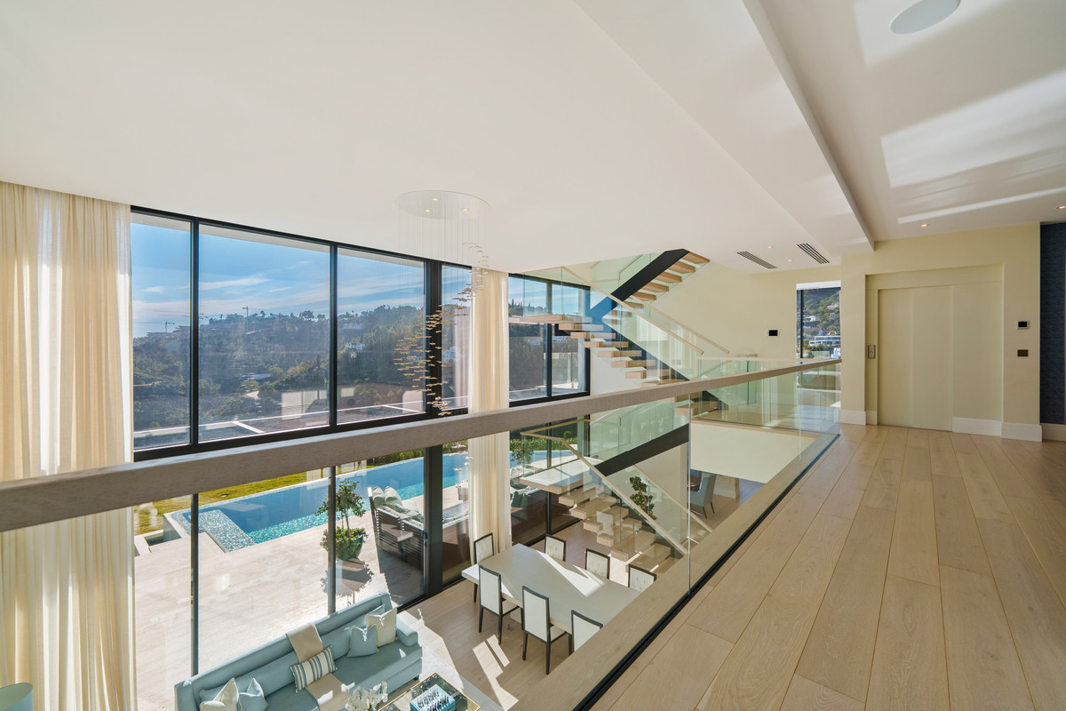 Se vende Villa - Chalet de 5 dormitorios en Costa Del Sol, Málaga, España