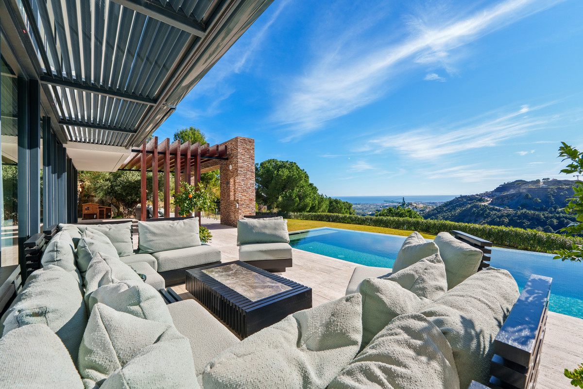 Se vende Villa - Chalet de 5 dormitorios en Costa Del Sol, Málaga, España