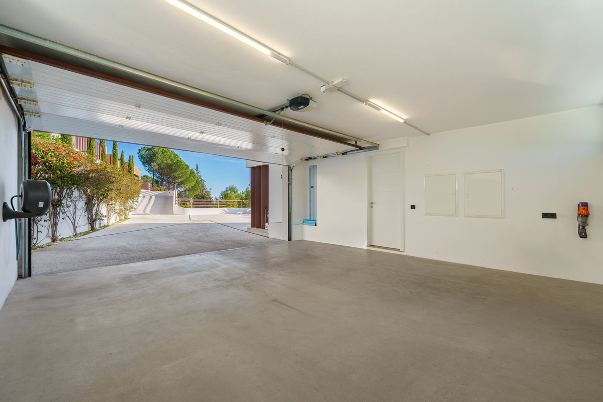 Se vende Villa - Chalet de 5 dormitorios en Costa Del Sol, Málaga, España