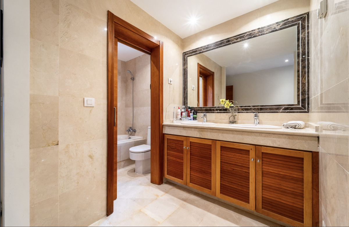 4 Bed Townhouse for sale in Estepona Costa Del Sol, Málaga, Spain