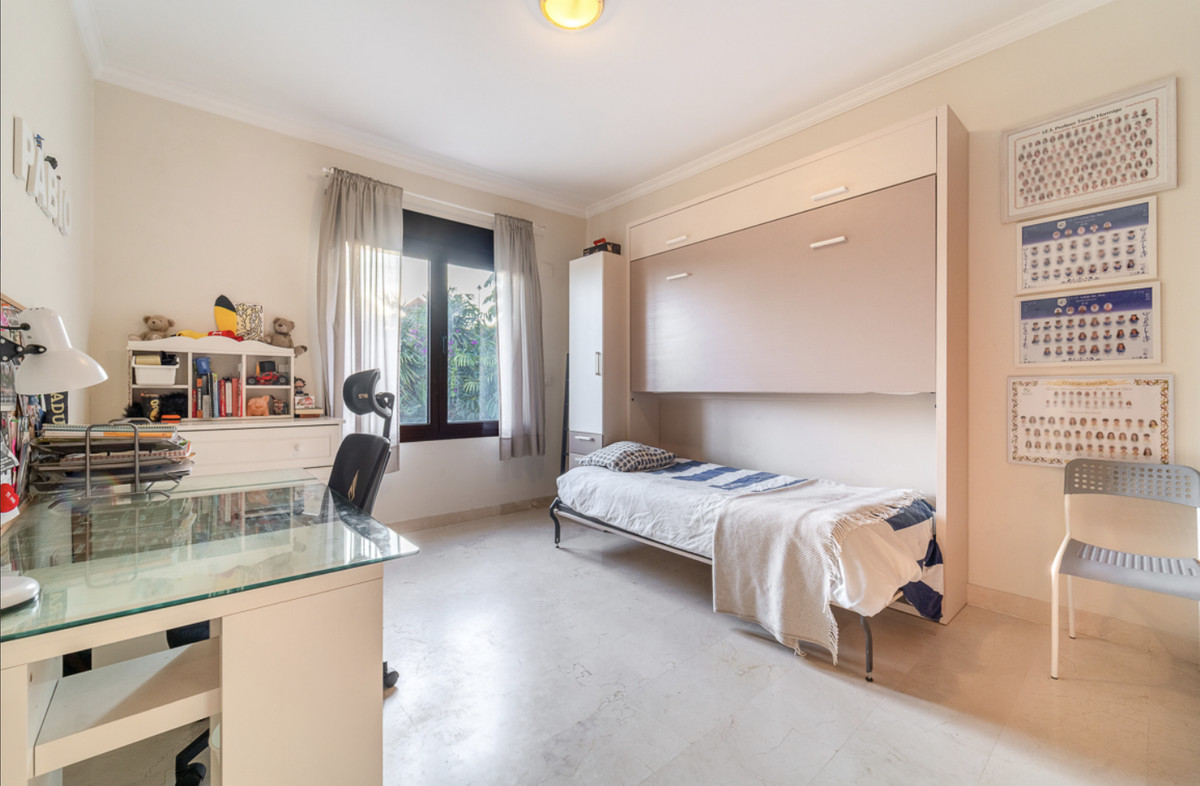 4 Bed Townhouse for sale in Estepona Costa Del Sol, Málaga, Spain