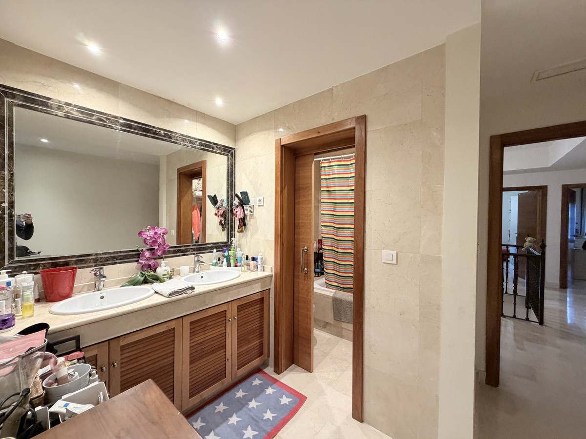 4 Bed Townhouse for sale in Estepona Costa Del Sol, Málaga, Spain