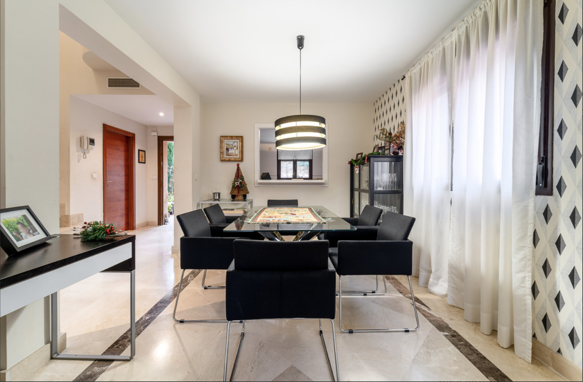 4 Bed Townhouse for sale in Estepona Costa Del Sol, Málaga, Spain
